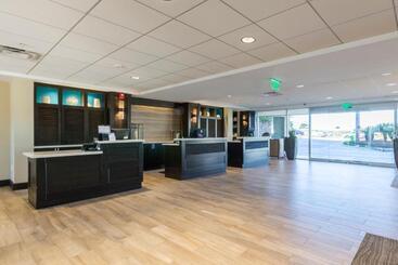 هتل Carlsbad Seapointe Resort