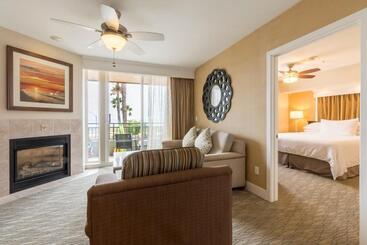 هتل Carlsbad Seapointe Resort