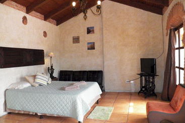 هتل Euromaya Suites
