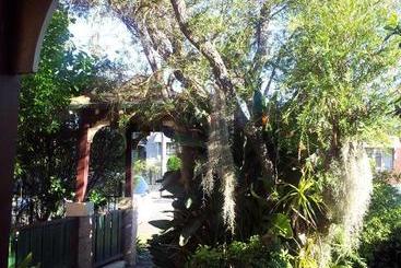 هتل Hamilton Heritage B & B