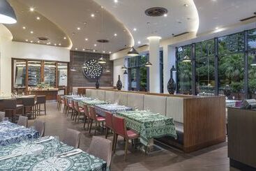 هتل Hilton Batumi