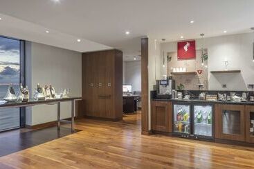 هتل Hilton Batumi