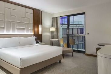 هتل Hilton Batumi
