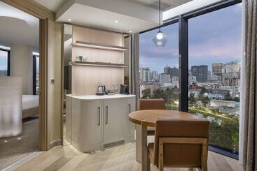 هتل Hilton Batumi
