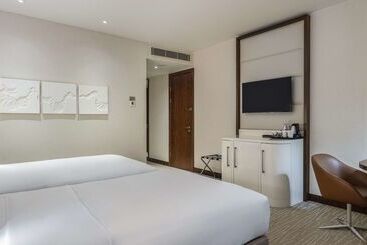 هتل Hilton Batumi