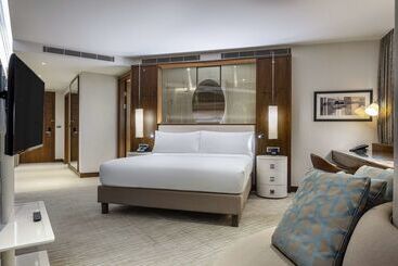 هتل Hilton Batumi