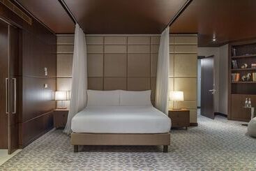 هتل Hilton Batumi