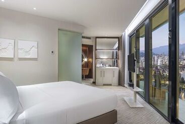 هتل Hilton Batumi