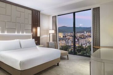 هتل Hilton Batumi