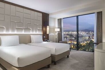 هتل Hilton Batumi