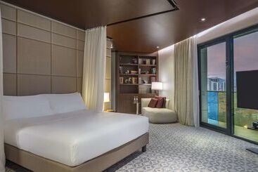 هتل Hilton Batumi