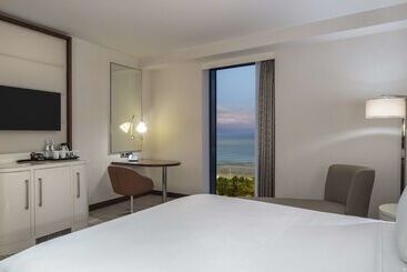 هتل Hilton Batumi