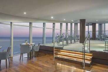 هتل Hilton Batumi