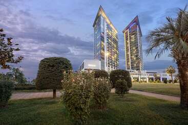 هتل Hilton Batumi