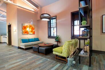 هتل Hilton Garden Inn Burlingtondowntown