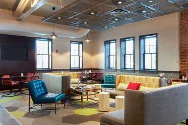 هتل Hilton Garden Inn Burlingtondowntown
