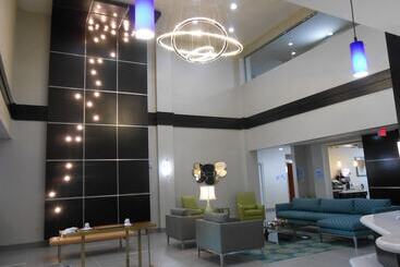 هتل Holiday Inn Express & Suites Houston Northwest Brookhollow, An Ihg