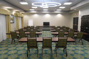 هتل Holiday Inn Express & Suites Houston Northwest Brookhollow, An Ihg
