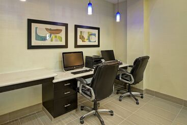 هتل Holiday Inn Express & Suites Houston Northwest Brookhollow, An Ihg