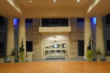 هتل Holiday Inn Express & Suites Houston Northwest Brookhollow, An Ihg