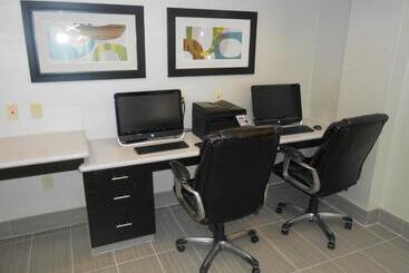 هتل Holiday Inn Express & Suites Houston Northwest Brookhollow, An Ihg