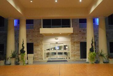 هتل Holiday Inn Express & Suites Houston Northwest Brookhollow, An Ihg