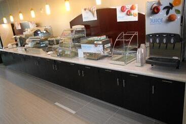 هتل Holiday Inn Express & Suites Houston Northwest Brookhollow, An Ihg