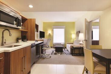 هتل Home2 Suites By Hilton College Station