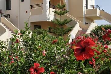هتل Nanakis Beach Apartments