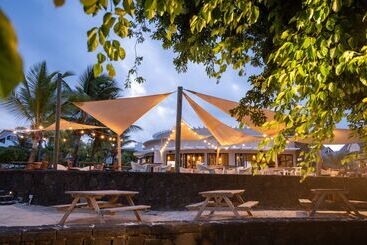 هتل Radisson Blu Azuri Resort & Spa