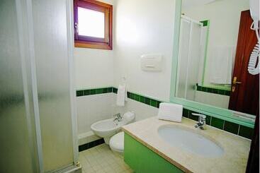 هتل Residence Liscia Eldi
