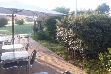 هتل Restaurant Du Lac  Agen