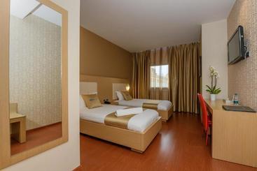 Sky 2 Hotel Tirana