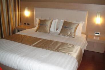 Sky 2 Hotel Tirana