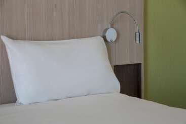 هتل The Originals Access, Hôtel Cholet Gare