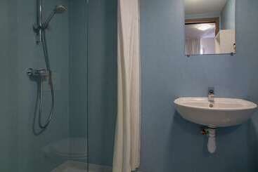 هتل The Originals Access, Hôtel Cholet Gare