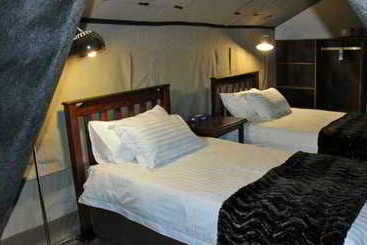 هتل Uukwaluudhi Safari Lodge