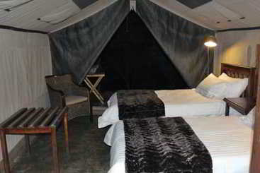 هتل Uukwaluudhi Safari Lodge