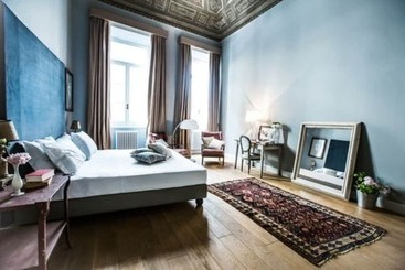 پانسیون Soprarno Suites