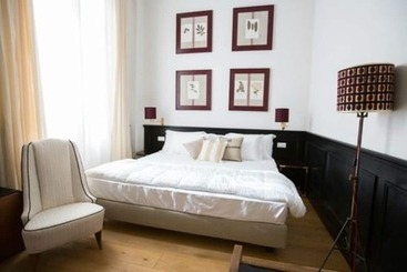 پانسیون Soprarno Suites