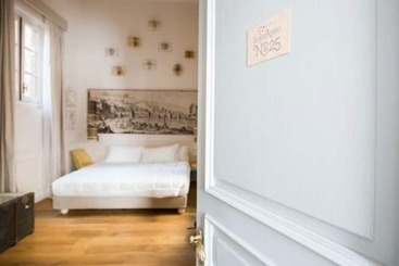 پانسیون Soprarno Suites