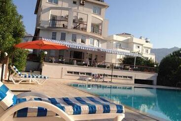The Prince Inn Hotel & Villas