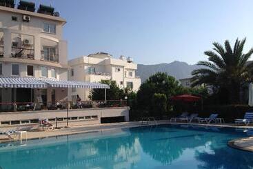 The Prince Inn Hotel & Villas