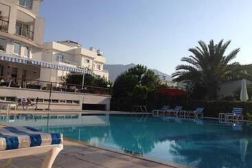 The Prince Inn Hotel & Villas