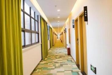 Vatica Hotel Nantong Rugao Port