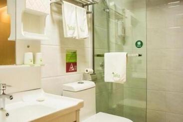 Vatica Hotel Nantong Rugao Port