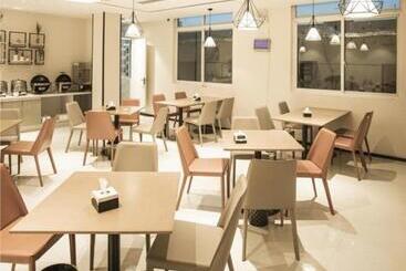 هتل City Comfort Inn Zhoukou Huaiyang Kangle Road