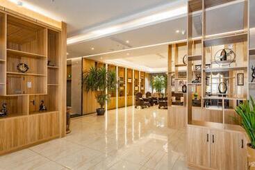 هتل Greentree Eastern  Bengbu Huaishang Avenue Guogou Plaza