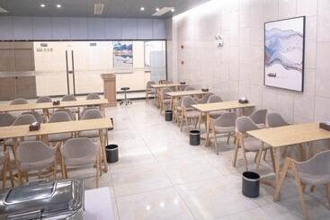 هتل Greentree Eastern  Bengbu Huaishang Avenue Guogou Plaza