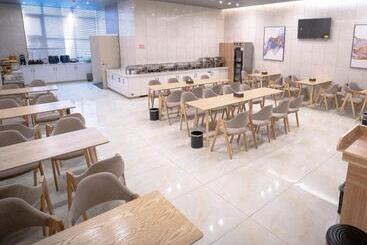 هتل Greentree Eastern  Bengbu Huaishang Avenue Guogou Plaza